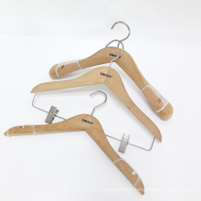 Non Slip Wooden Shirt Hanger Custom Luxury Dress Suit Clothes Hanger Store Display Classic Natural Wood Color Blouse Hanger